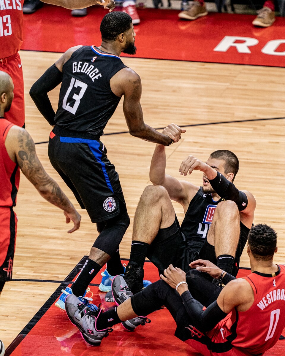 Clippers Eviscerate Rockets, 120 – 105