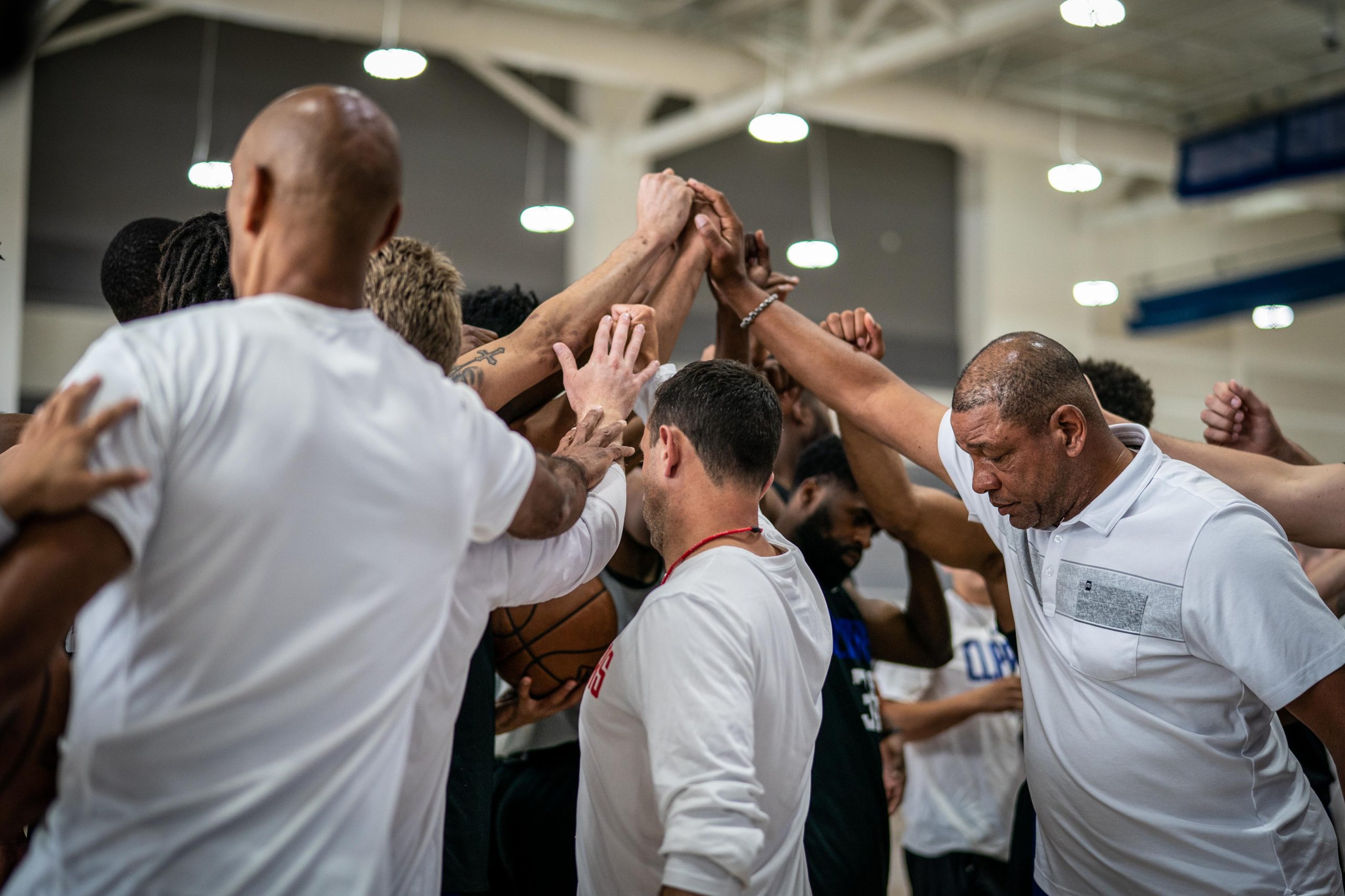 Clippers Arrive in Orlando Bubble to Prepare for Restart